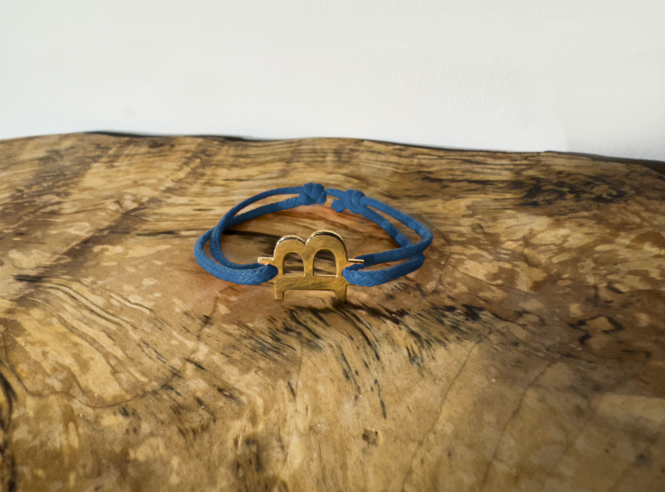 Bitcoin Bracelet in 18-Karat Gold - Image 5