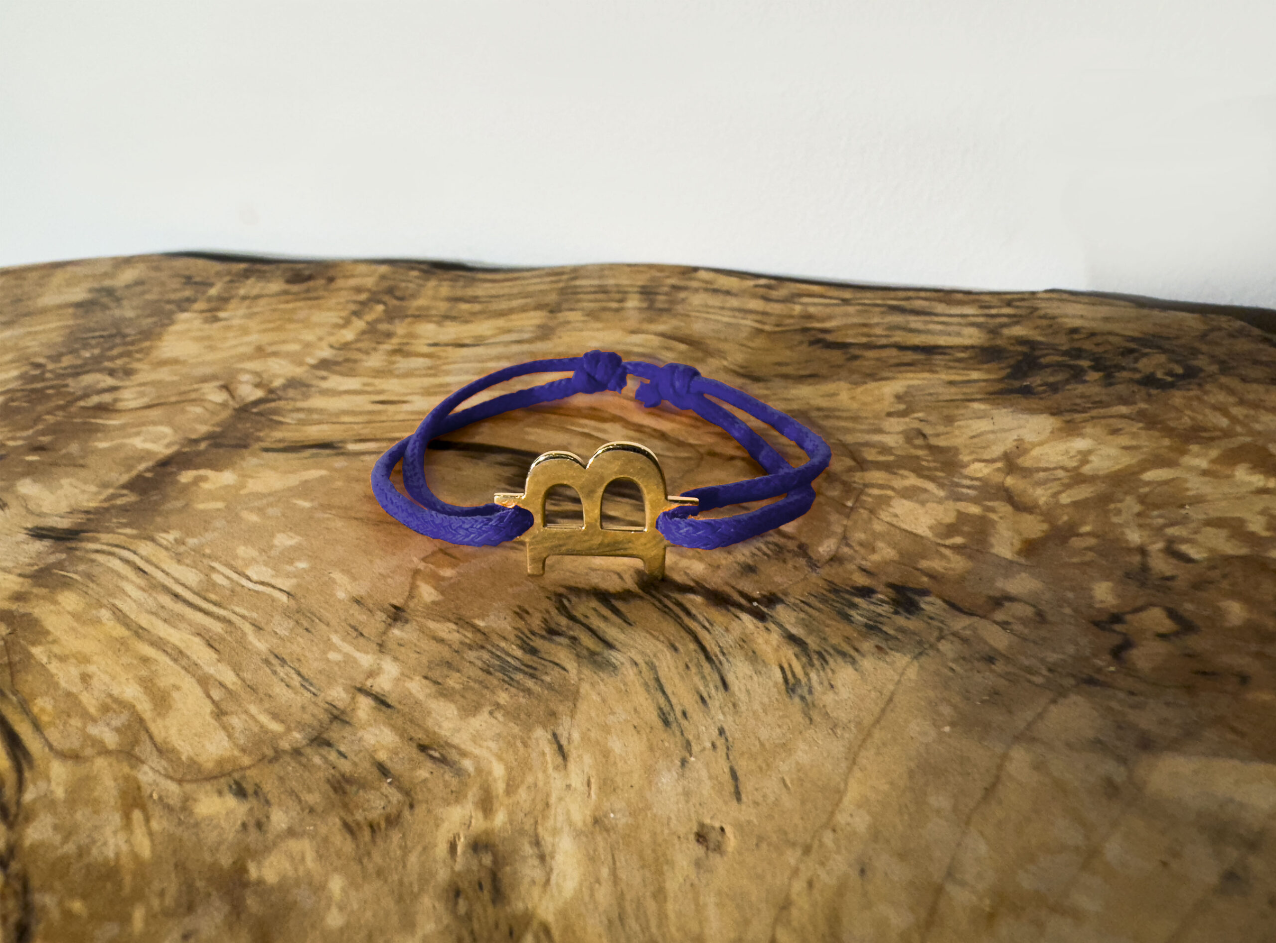 Bitcoin Bracelet in 18-Karat Gold - Image 8